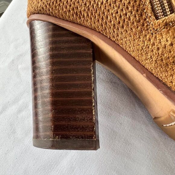 Vince Camuto VC-Larena Diamond Emboss Bootie Size 7.5 - Picture 6 of 10